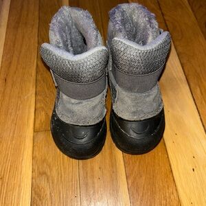 Used North Face Cozy Gray and Black Kids Winter Boots Size 5